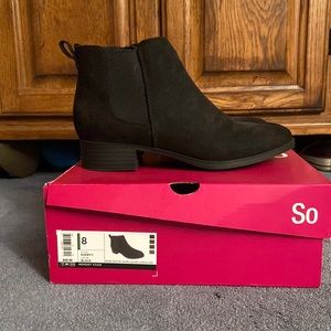 SO • Black boots